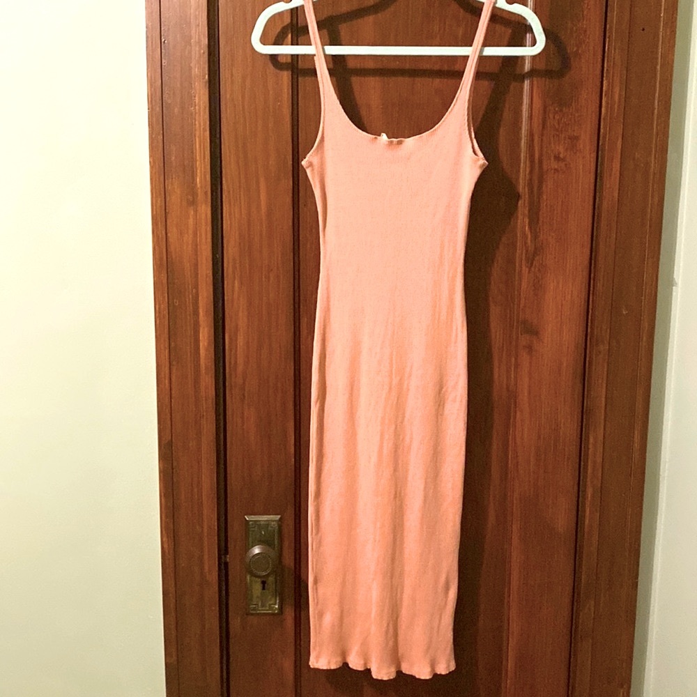 Ribbed pink sheath dress